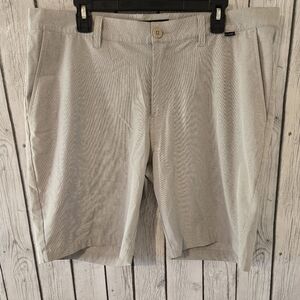 TravisMathew Men’s Golf Shorts Size 38 Beige Performance Stretch Flat Front